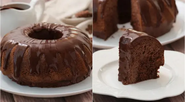 Un goloso ciambellone al cioccolato, intero e una fetta, ricoperti da glassa lucida.