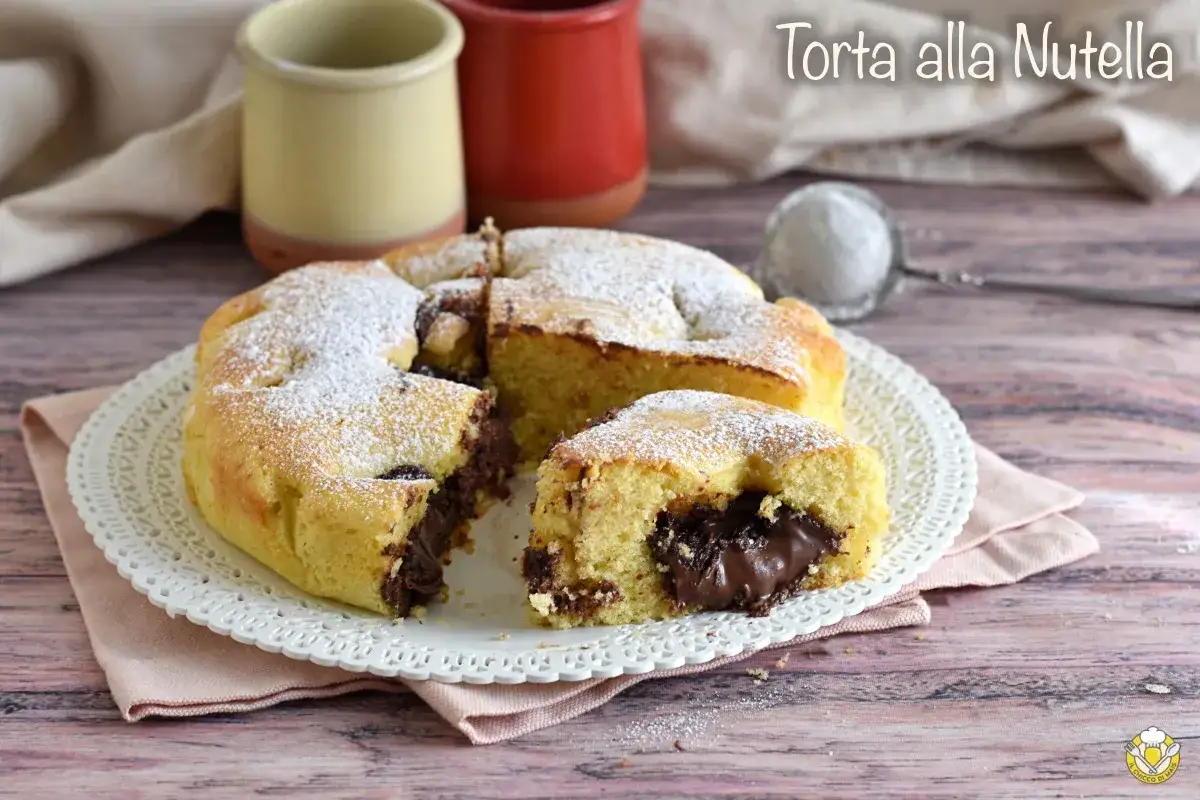 Torta alla Nutella soffice e golosa, con un cuore cremoso di cioccolato. Perfetta per ogni occasione, un vero piacere per il palato.